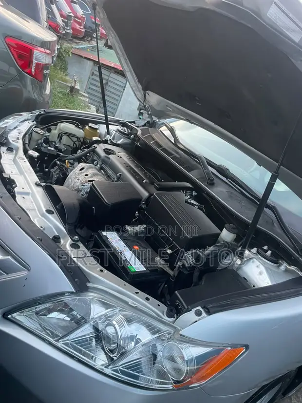 2009 Toyota Camry LE 2.4L White - 1