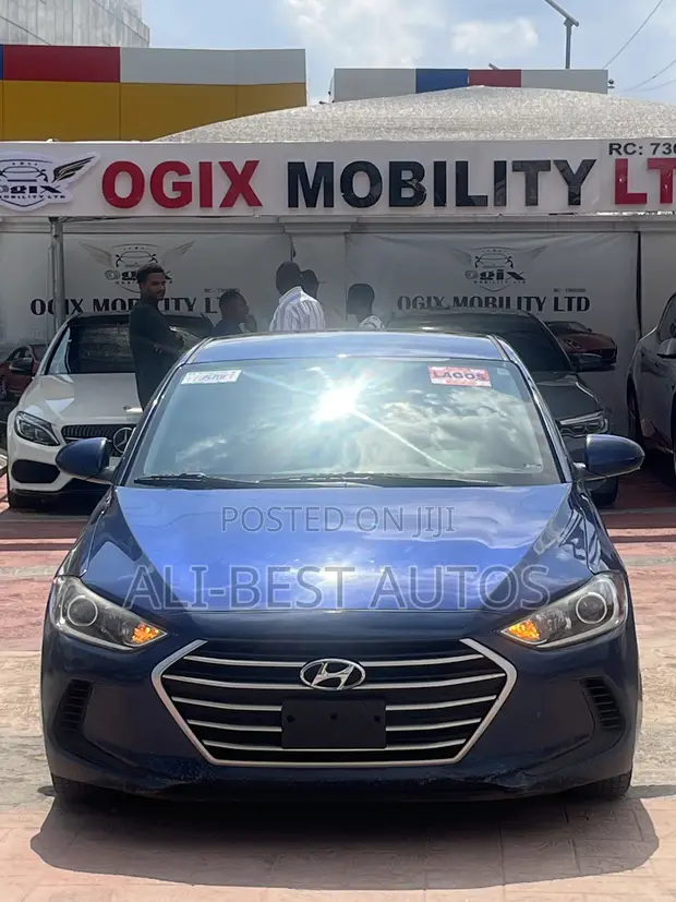 Hyundai Elantra 2016 Blue - 1