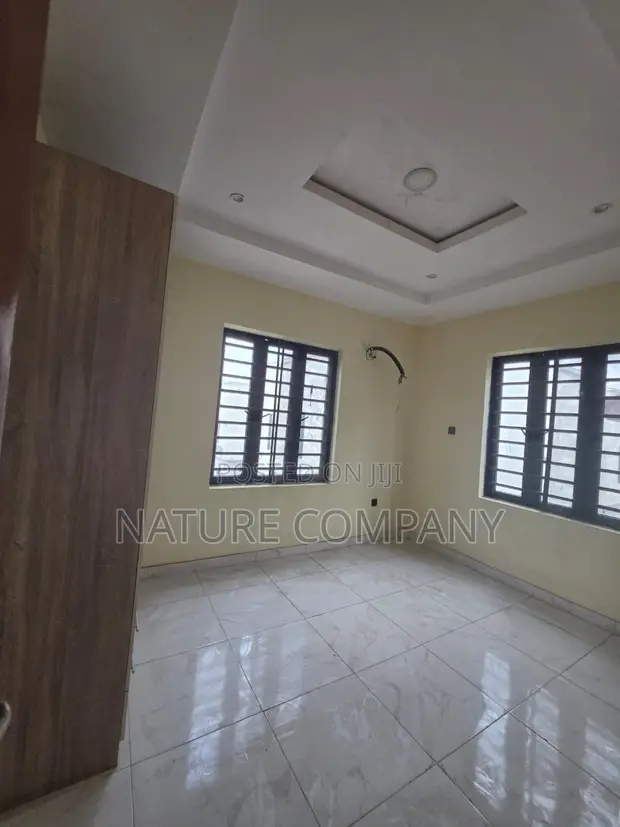 5 Bedroom Duplex for Rent a Omole Phase 2 - 1