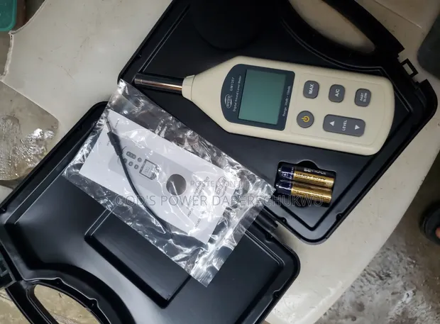 Benetech GM1357 Digital Sound Level Meter - 1