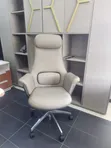 Luxury Swivel Boss Chair tare da Lumbar Support & Padded Armrest - 1