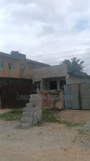 Ginin Bedroom 3 da bai kammala ba don siyarwa, Igando/Ikotun