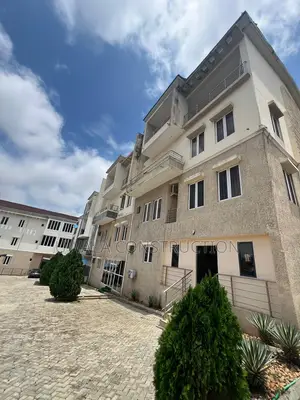 5 Bedroom Duplex tare da BQ don Sawa a Guzape, Abuja