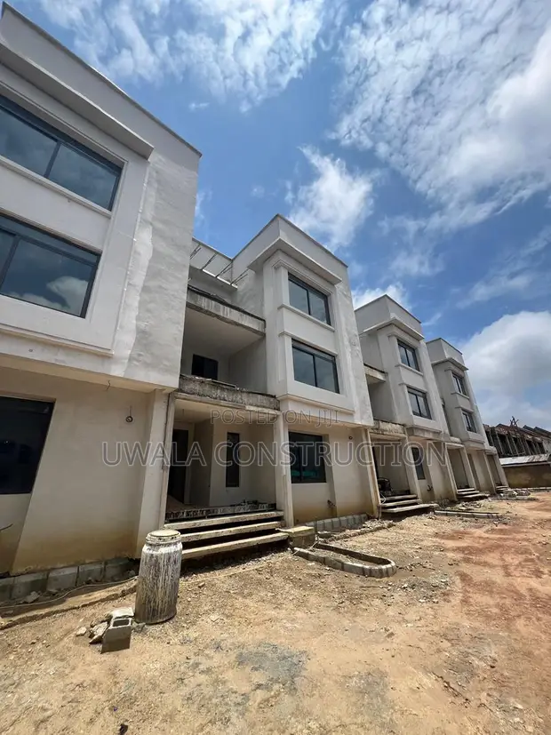 4-Bedroom Semi-Finished Duplex da BQ a Guzape, Abuja - 1