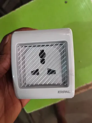 Kripal 13A Surface-Mount Socket