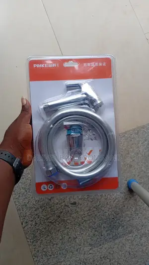 Bidet Sprayer Set Mai High Pressure na Toilet tare da Wall Holder