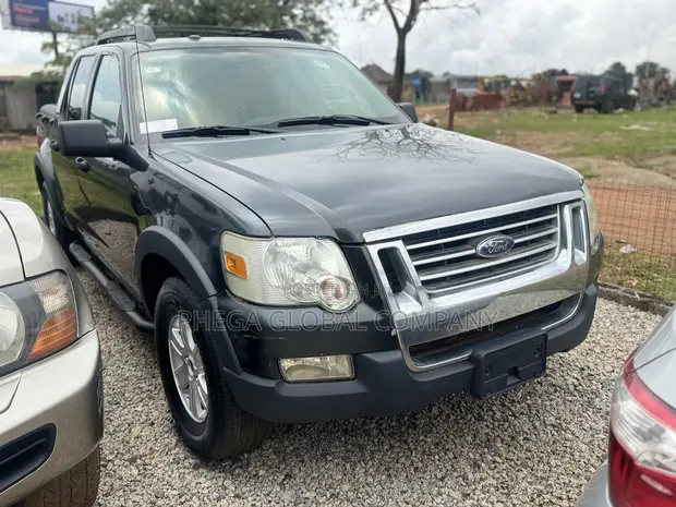 Ford Explorer Sport Trac 2009 Matt Black - 1
