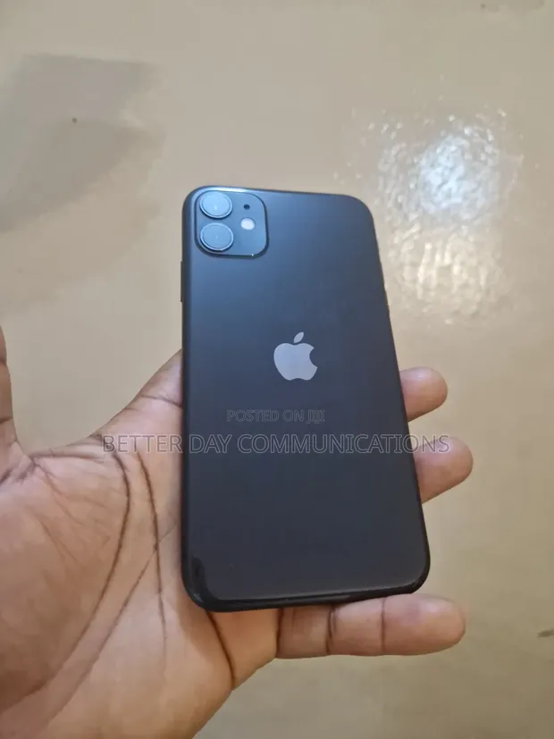Apple iPhone 11 256GB Black (UK Used) - 1