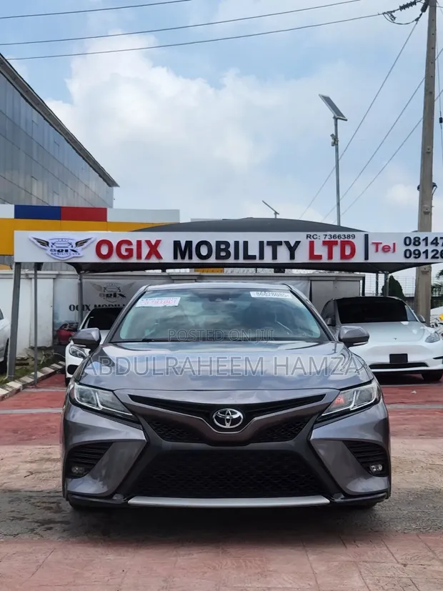 2019 Toyota Camry SE Foreign Used - 1