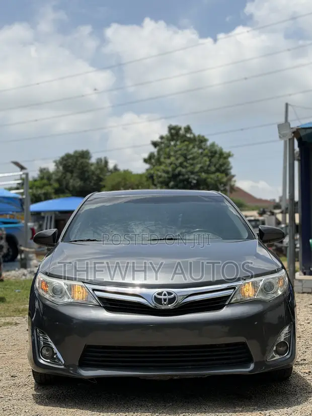 2013 Toyota Camry XLE Sedan (2.5L) - Amfani Da Waje - 1