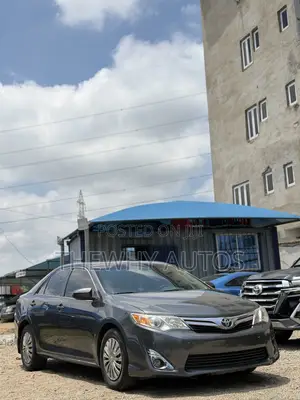 2013 Toyota Camry XLE Sedan (2.5L) - Foreign Used