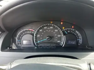 2013 Toyota Camry XLE Sedan - Gold