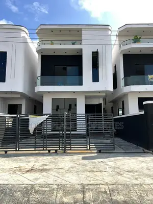 4 Bedroom Duplex with Pool & BQ in Ajah