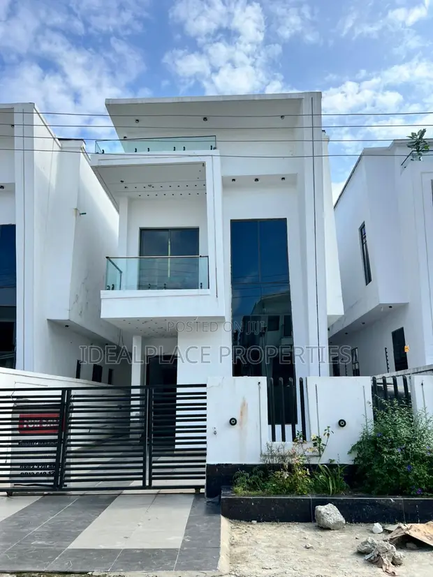 4 Bedroom Duplex with Pool & BQ in Ajah - 1