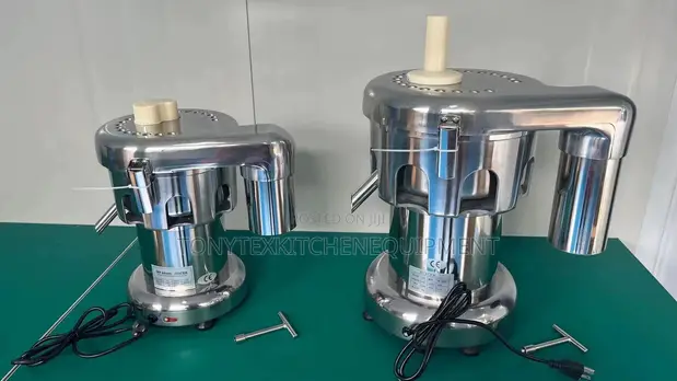 Commercial Juice Extractor - Small & Big Sizes - 1