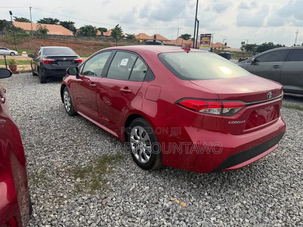Toyota Corolla LE 2021 Red - 1
