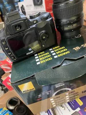 UK Used Nikon D60 DSLR Camera with 18-55mm Lens & Accessories
