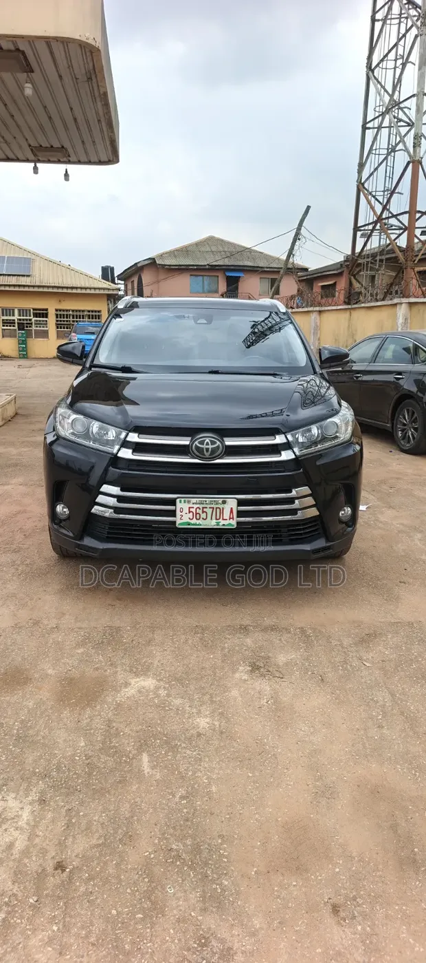 2019 Toyota Highlander XLE AWD - 1
