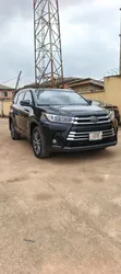 2019 Toyota Highlander XLE AWD - 4