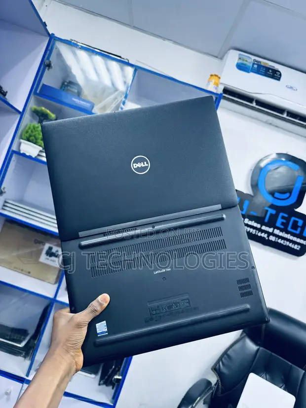 Dell Latitude 7480 Laptop: Intel Core i5, 8GB RAM, 256GB SSD - 1