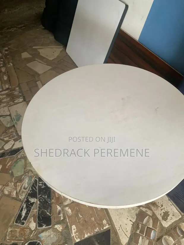 Tables na Gidan Abinci - Murabba'i & Da'ira - 1