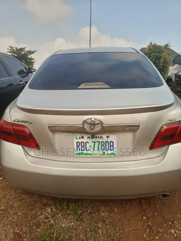 Toyota Camry 2008 Silver - 1