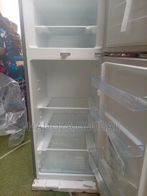 Hisense 205L Double Door Fridge Freezer - 1