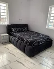 Ingantacciyar Baƙar Katifa 4.5x6 Bed Frame mai Leda - 2