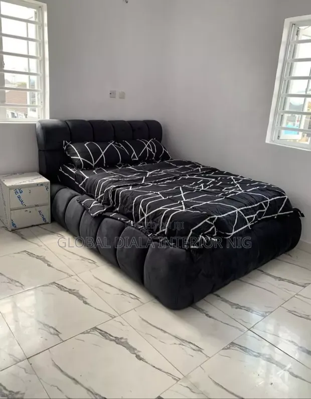 Modern 4.5x6 Bubble Padded Bed Frame da Aljihu - 1