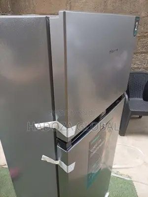 Hisense 205L Double Door Fridge Freezer