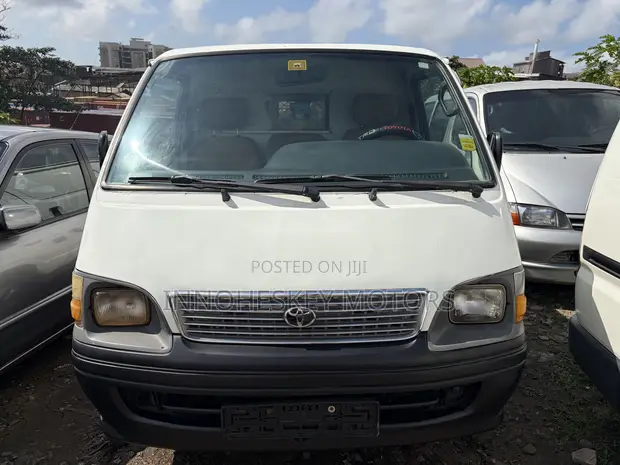 Toyota HiAce 2003 Bas Din Shiga - 1