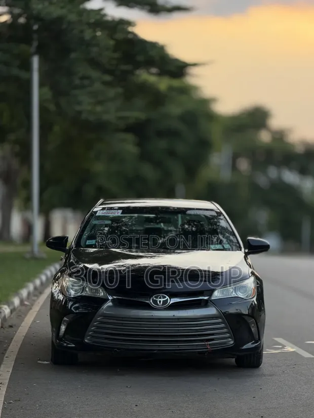 Toyota Camry SE Hybrid 2015 - 1