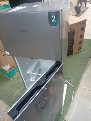 Hisense 205L Double Door Fridge Freezer
