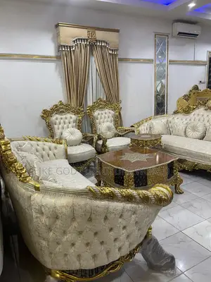 Babban Kyakkyawan Sofa Mai Tsada na Turkiyya da Tables