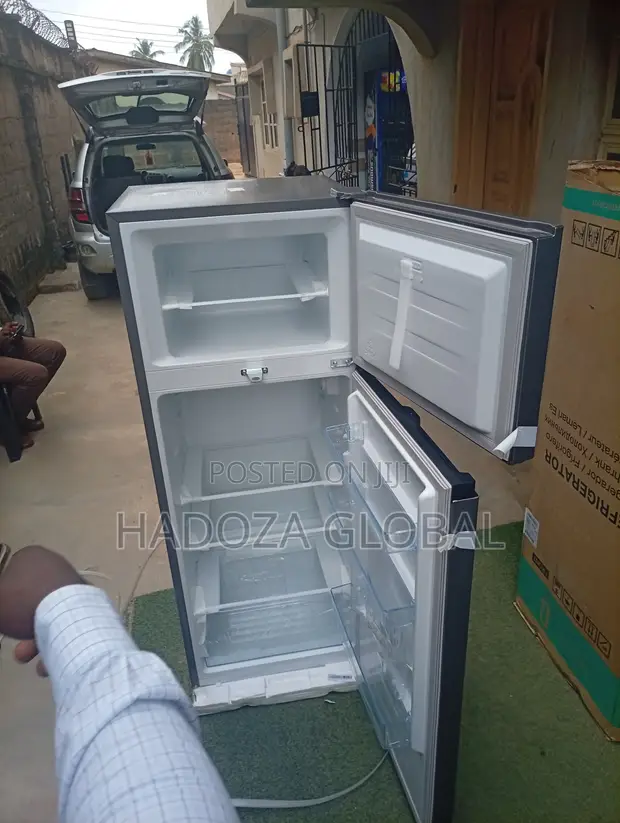 Hisense Firij da Freezer Mai Kofa Biyu 205L - 1