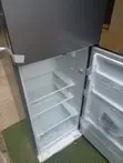 Hisense Firij mai Ƙofa Biyu 205L da Freezer a Sama - 1