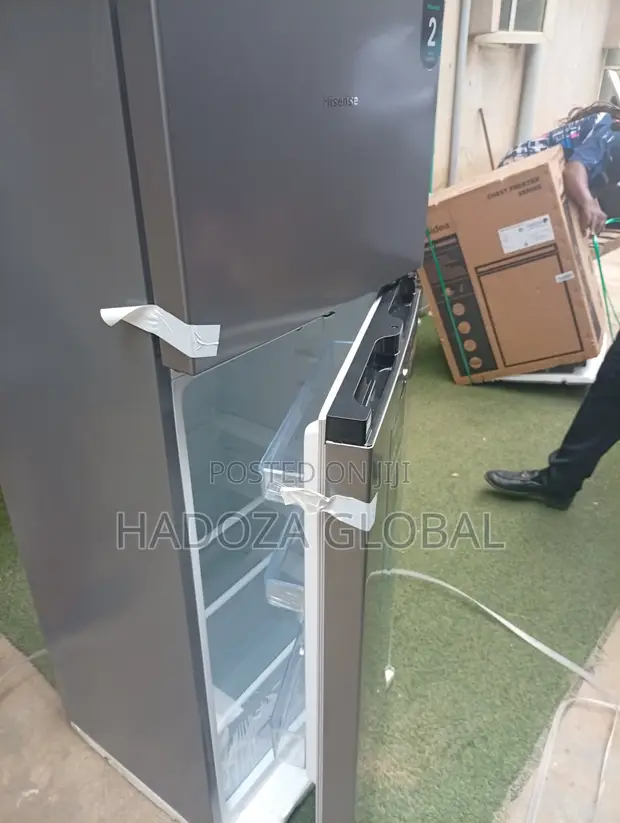 Hisense Firij mai Ƙofa Biyu 205L - 1