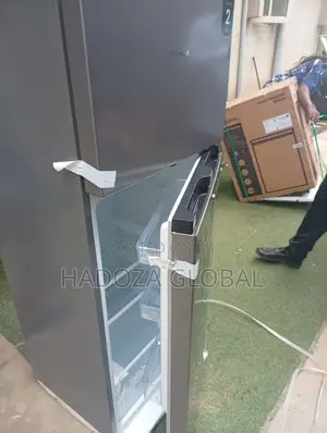 Hisense 205L Double Door Fridge Freezer