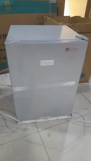 Brand New Glamstar GFR-90S-E Compact Refrigerator