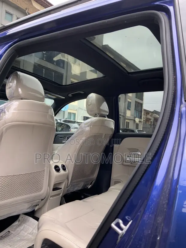 2020 Mercedes-Benz GLB 250 4MATIC SUV - 1