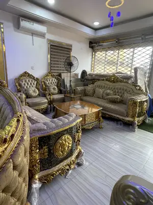 Cikakken Royal Fabric Sofa Set Mai Zama 8 Tare da Tables