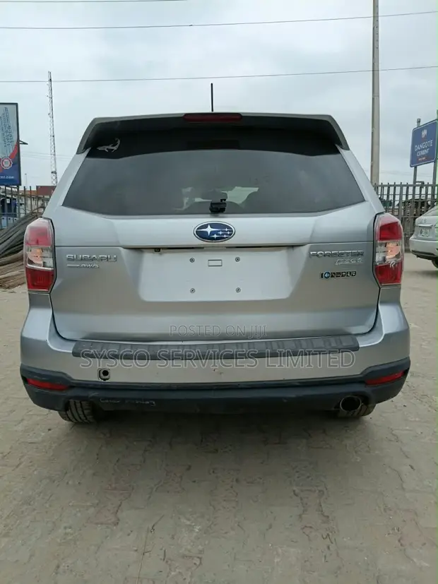 Subaru Outback 2014 Silver - 1