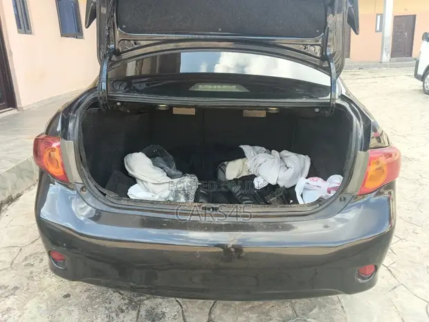 Toyota Corolla 2009 Black - 1