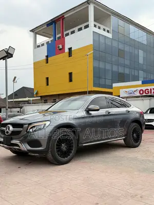 2017 Mercedes-Benz GLC300 Gray