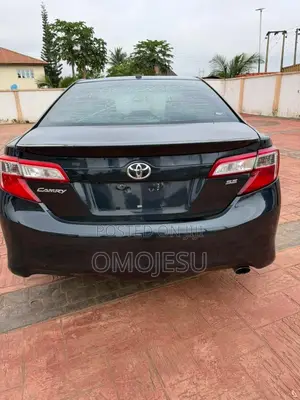 2014 Toyota Camry SE Sport Sedan