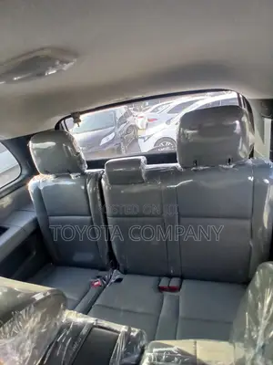 Toyota Sequoia 2013 Fari