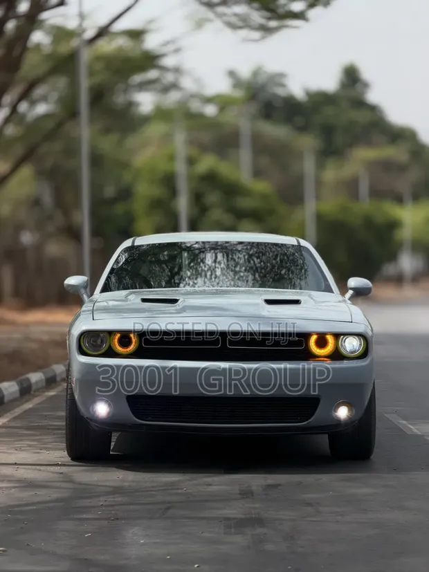 Dodge Challenger 2015 Silver - 1