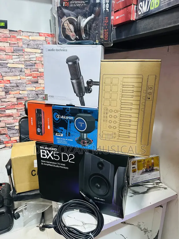 Complete Studio Bundle Set Up - M-Audio Studio Monitors - 1