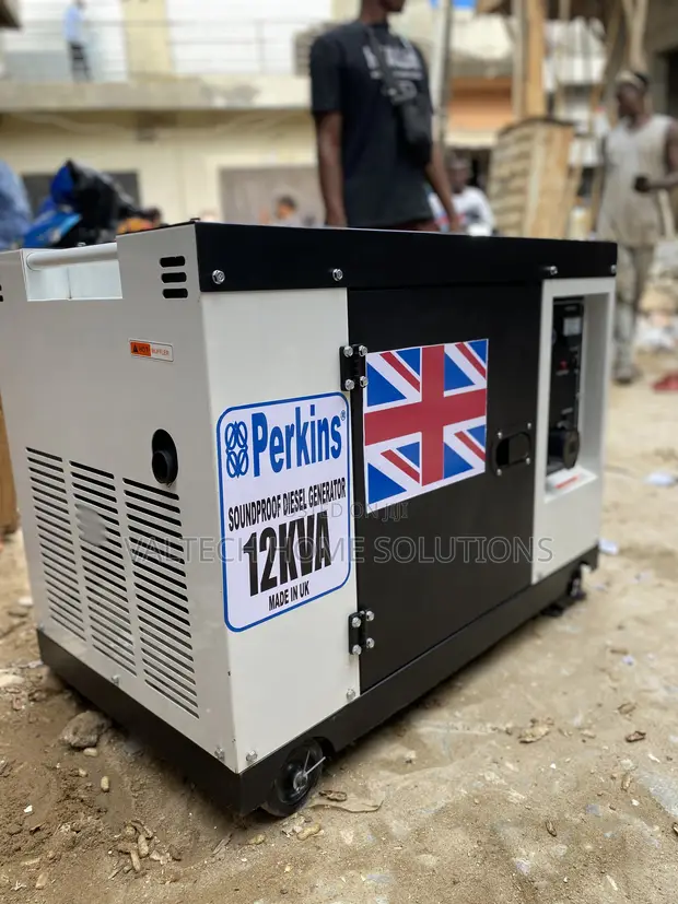 Ingantaccen 12KVA Perkins Soundproof Generator - 1