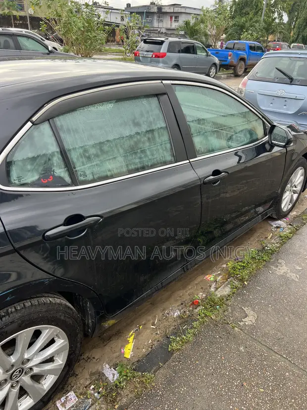2019 Toyota Camry LE 2.5L Black - 1